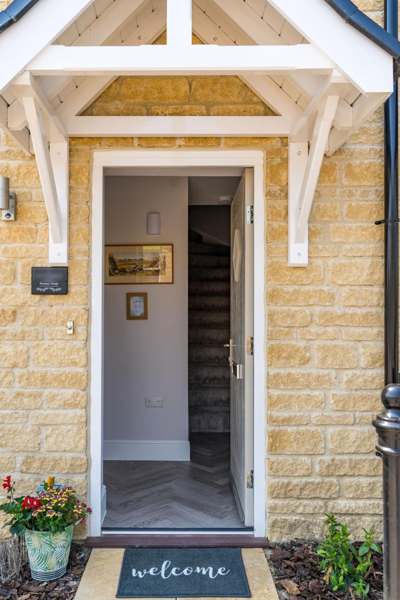 Fleming Cottage - Contemporary Cotswold Home Upper Rissington Екстериор снимка