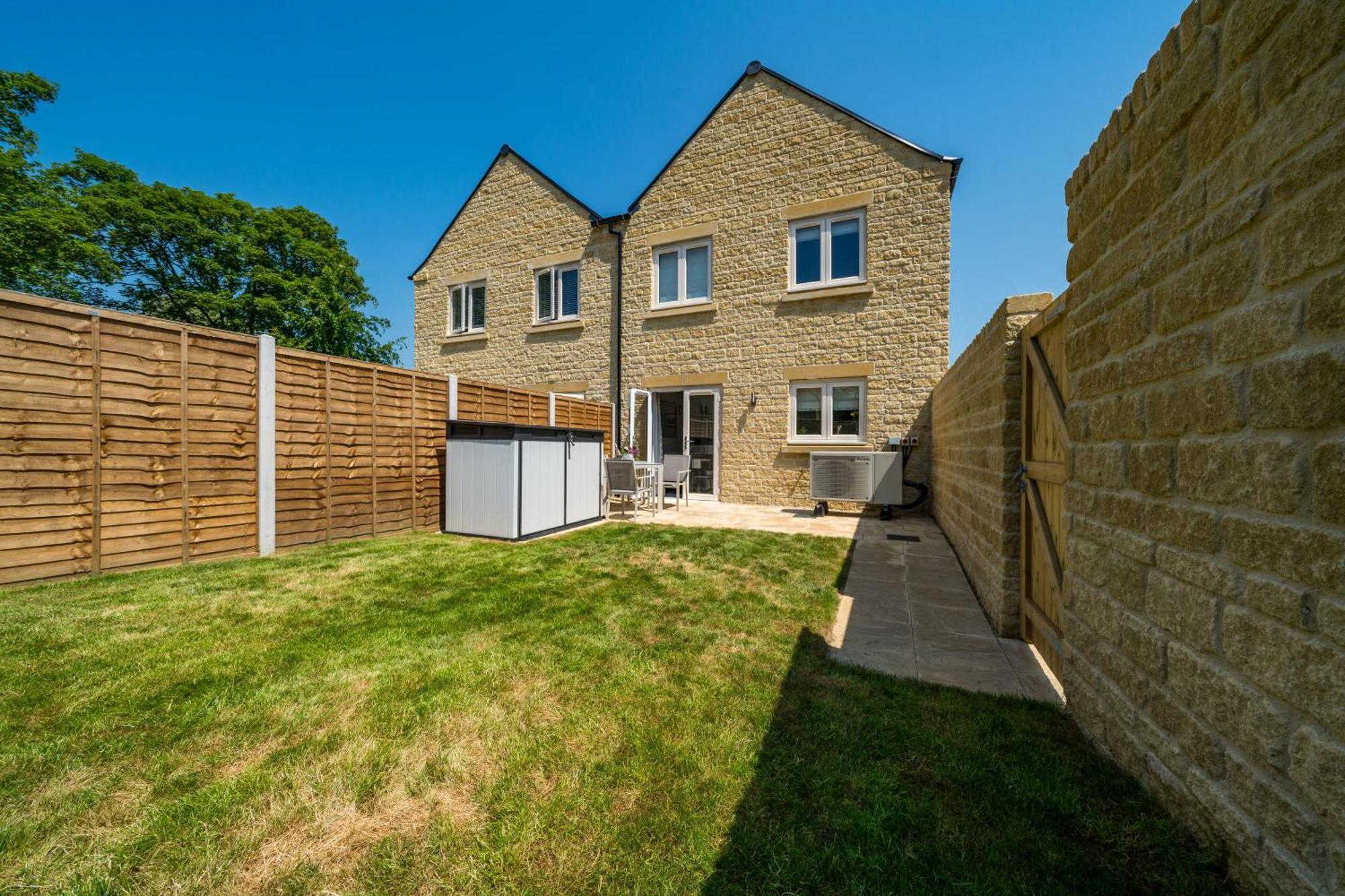 Fleming Cottage - Contemporary Cotswold Home Upper Rissington Екстериор снимка
